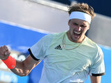 Wahnsinns-Comeback: Zverev stürzt Djokovic und greift nach Gold